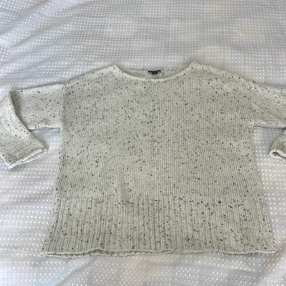 Ann Taylor long sleeve stretchy sweater - Picture 5 of 13